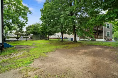 19 Suffolk St, Springfield, MA 01109 - Photo 25