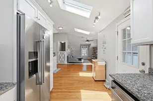 16 Billows St, Winthrop, MA 02152 - Photo 5