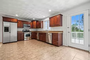 6 Fairlawn, Burlington, MA 01803 - Photo 3