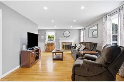 74 Maplewood Rd, Lynn, MA 01904 - Photo 9