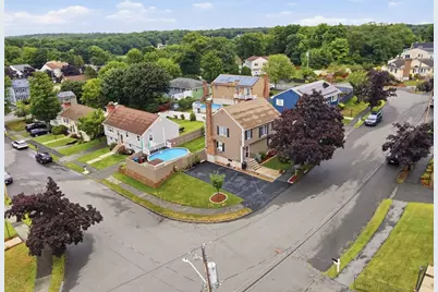 74 Maplewood Rd, Lynn, MA 01904 - Photo 3