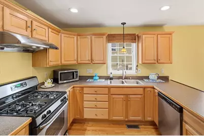 42 Castine St #A, Worcester, MA 01606 - Photo 11