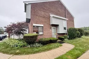 272 Greenbrook Dr, Stoughton, MA 02072 - Photo 3