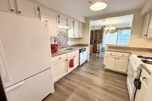 272 Greenbrook Dr, Stoughton, MA 02072 - Photo 5