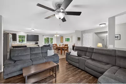 79 Pembroke Ave, Acushnet, MA 02743 - Photo 9