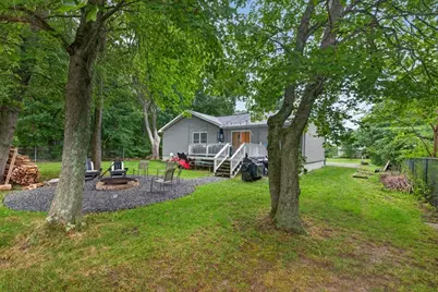 79 Pembroke Ave, Acushnet, MA 02743 - Photo 3
