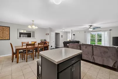79 Pembroke Ave, Acushnet, MA 02743 - Photo 7