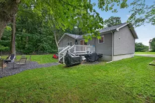 79 Pembroke Ave, Acushnet, MA 02743 - Photo 27