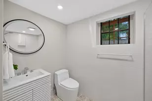 21 Brewster St, Provincetown, MA 02657 - Photo 39