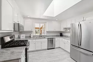 106 Pine St, Yarmouth, MA 02675 - Photo 9