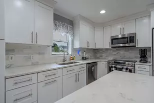 360 Perron Ave, Somerset, MA 02726 - Photo 7