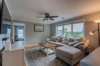 360 Perron Ave, Somerset, MA 02726 - Photo 5