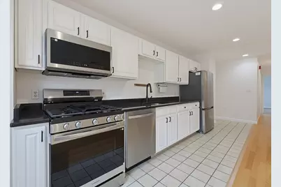 1 Davenport Street #8, Cambridge, MA 02140 - Photo 3
