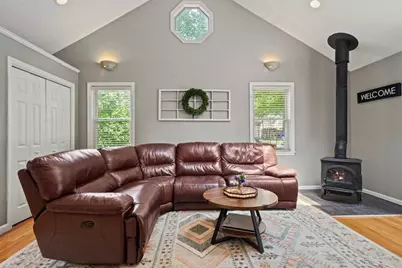 7 Caroline Dr, Milford, MA 01757 - Photo 9