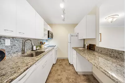 9 Hawthorne Pl #7H, Boston, MA 02114 - Photo 15