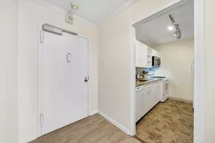 9 Hawthorne Pl, Boston, MA 02114 - Photo 15