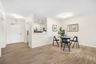 9 Hawthorne Pl, Boston, MA 02114 - Photo 3