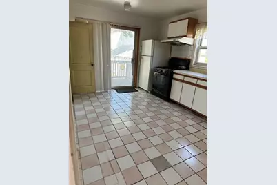 131 Farrington St, Quincy, MA 02170 - Photo 13