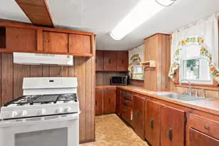 277 Lincoln Ave, Saugus, MA 01906 - Photo 11