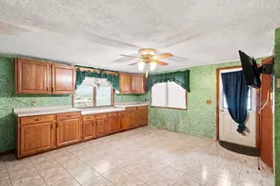 277 Lincoln Ave, Saugus, MA 01906 - Photo 7