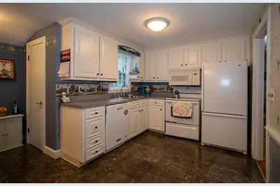 72 Eustis Ave, Wakefield, MA 01880 - Photo 11