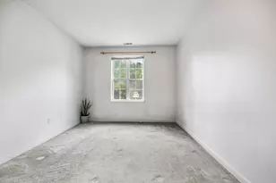 21 Hampshire Rd, Methuen, MA 01844 - Photo 13