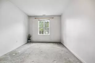 21 Hampshire Rd, Methuen, MA 01844 - Photo 13