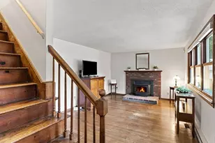 19 Pembroke St, Marlborough, MA 01752 - Photo 3