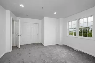 688 Gorham St, Lowell, MA 01852 - Photo 29