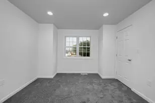 688 Gorham St, Lowell, MA 01852 - Photo 23