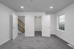 688 Gorham St, Lowell, MA 01852 - Photo 21