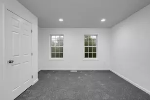 688 Gorham St, Lowell, MA 01852 - Photo 17