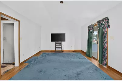 128 Mablin Ave, North Andover, MA 01845 - Photo 9