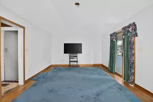 128 Mablin Ave, North Andover, MA 01845 - Photo 9