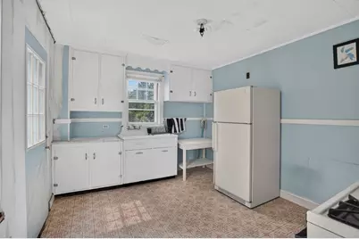128 Mablin Ave, North Andover, MA 01845 - Photo 11