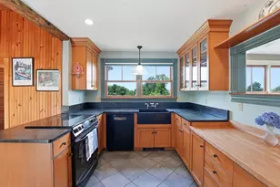 94 Rawson St, Uxbridge, MA 01569 - Photo 9