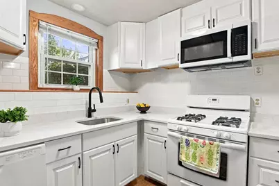 6 Venice Street #C2, Danvers, MA 01923 - Photo 3
