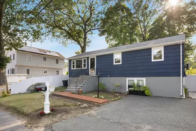 29 Clinton Ave, Saugus, MA 01906 - Photo 3
