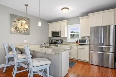 637 Gifford St #15B, Falmouth, MA 02540 - Photo 3