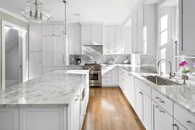 54 Pinckney St, Boston, MA 02114 - Photo 9