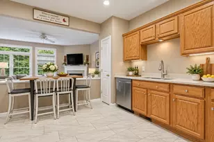 44 Cherry Ln, Grafton, MA 01560 - Photo 9