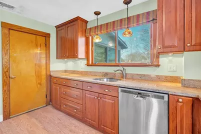 11-13 Bridgham Ave #2, Watertown, MA 02472 - Photo 5