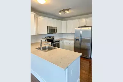 978 Worcester #411, Wellesley, MA 02482 - Photo 7