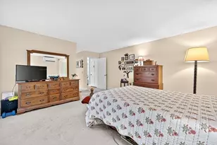 240 Meadow Wood Dr, Holden, MA 01520 - Photo 17