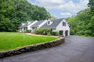 240 Meadow Wood Dr, Holden, MA 01520 - Photo 3
