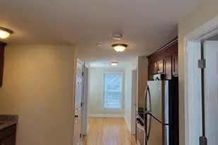 75 Bowers St, Lowell, MA 01854 - Photo 5