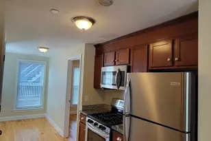 75 Bowers St, Lowell, MA 01854 - Photo 3