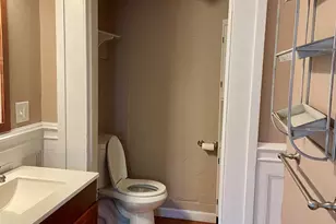 37 Mill St, Boston, MA 02122 - Photo 9