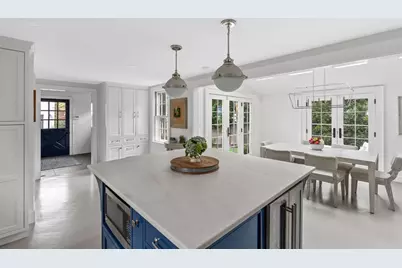 37 Lincoln St, Hingham, MA 02043 - Photo 5