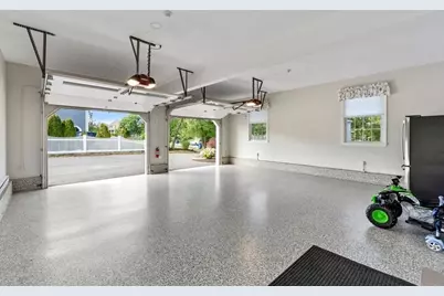 14 Lakeview Ave, Danvers, MA 01923 - Photo 39
